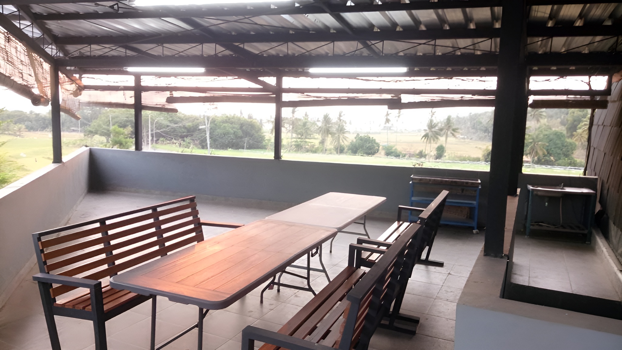 Area BBQ Villa Padi Ciletuh untuk gathering dan makan malam bersama