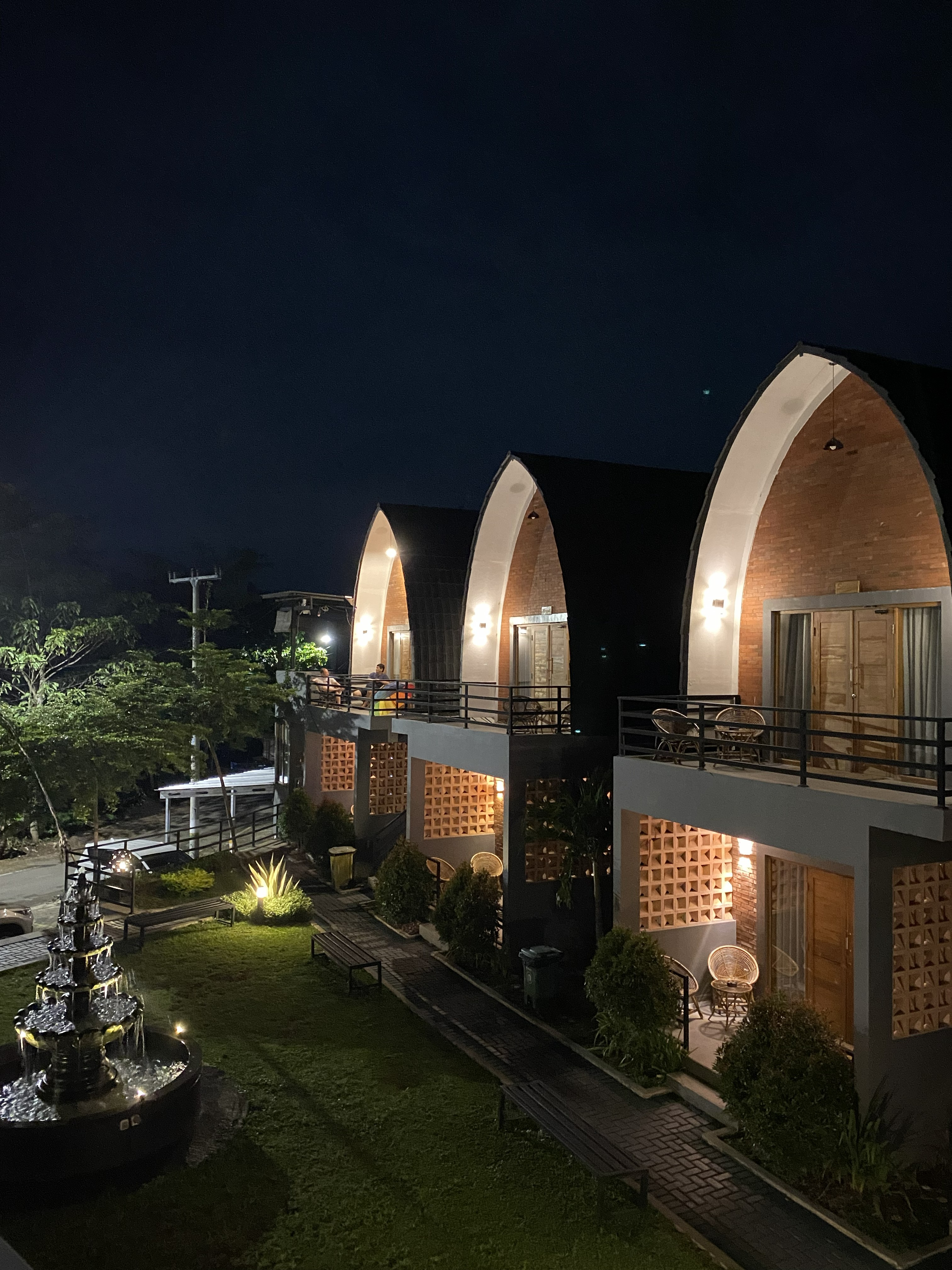 Pemandangan Villa Padi Ciletuh di malam hari, Geopark Ciletuh Sukabumi